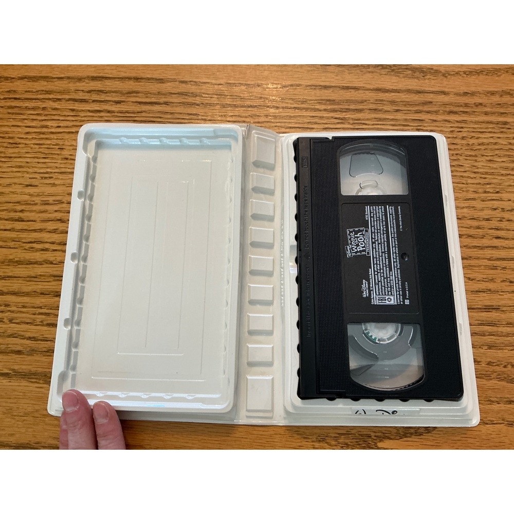 Disney Winnie the Pooh VHS Lot Un-Valentine's Day Frankenpooh Clamshell Cases - Picture 8 of 8